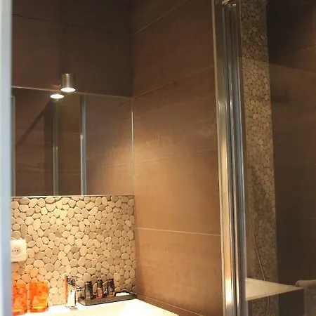 L'orangerie ベッド・アンド・ブレックファスト ブレン・ラルー